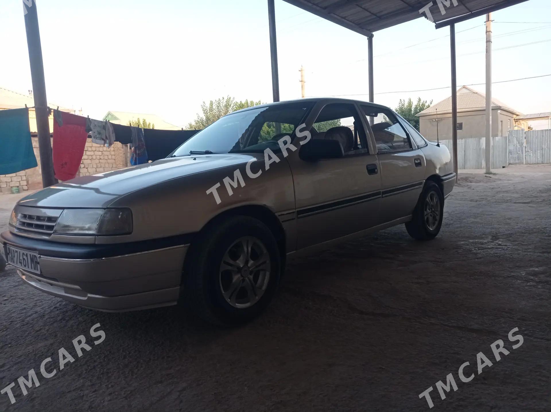 Opel Vectra 1989 - 35 000 TMT - Мары - img 1
