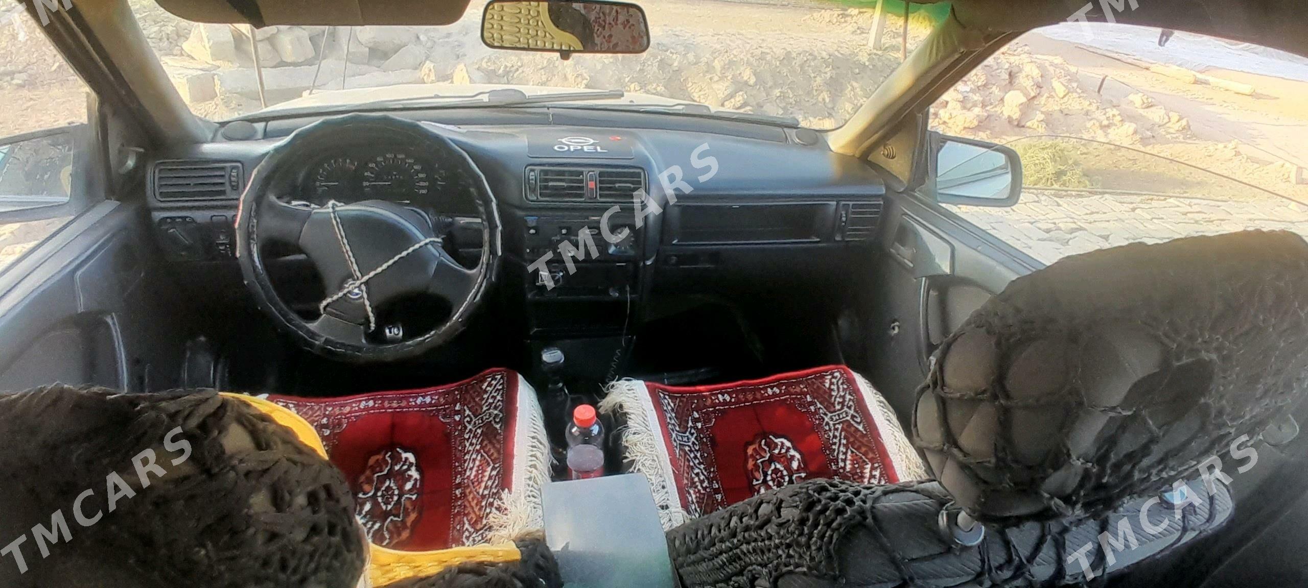 Opel Vectra 1992 - 25 000 TMT - Байрамали - img 3