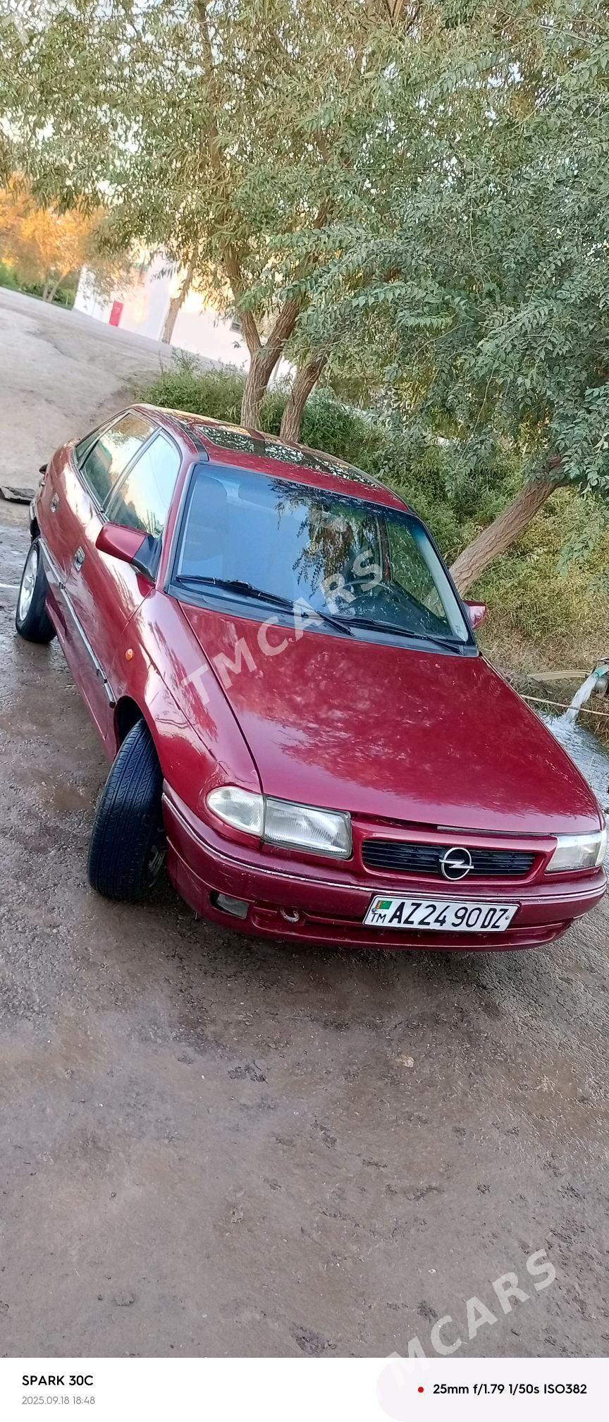 Opel Astra 1993 - 35 000 TMT - Гурбансолтан Едже - img 2