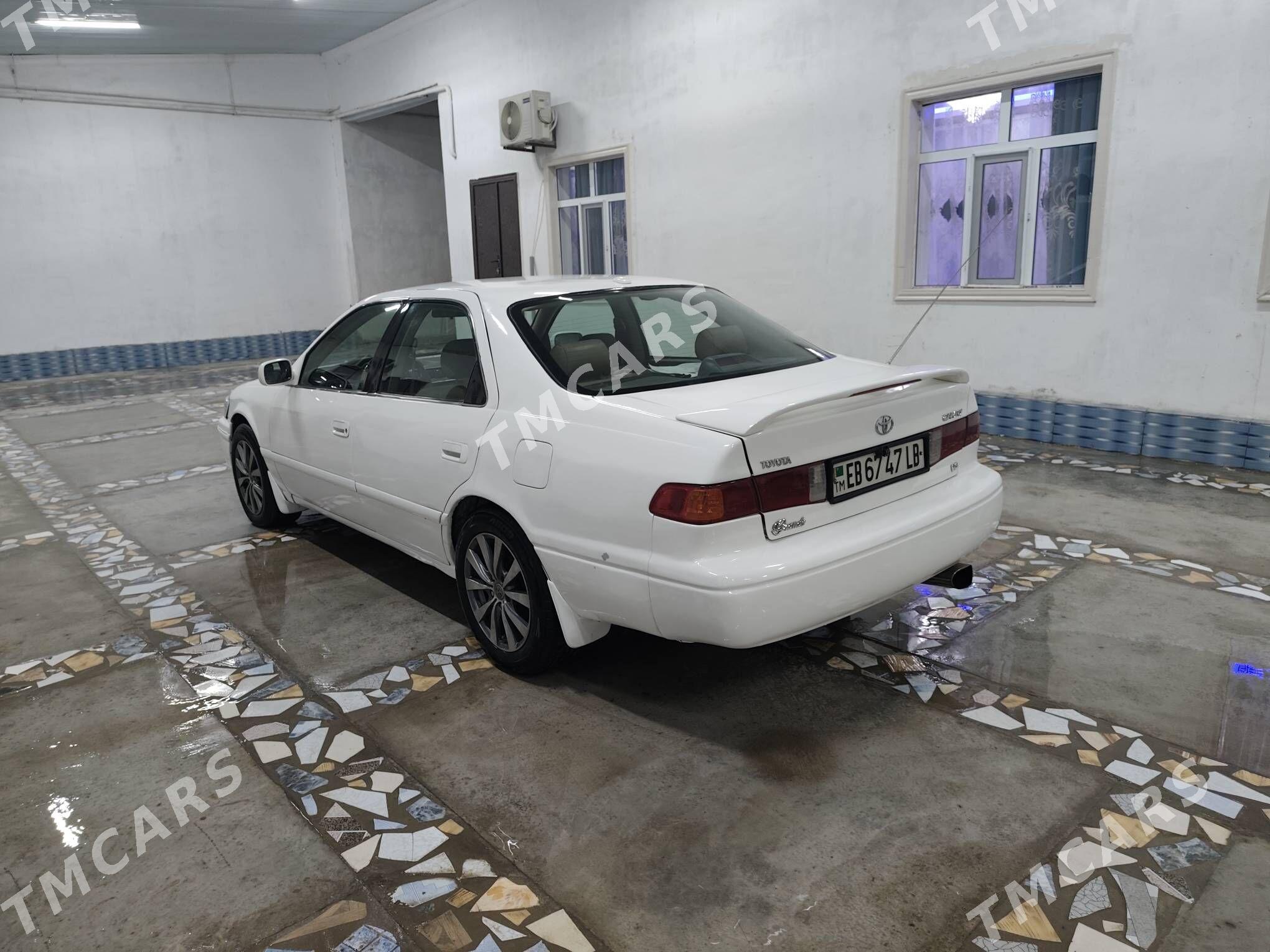 Toyota Camry 2000 - 130 000 TMT - Туркменабат - img 3