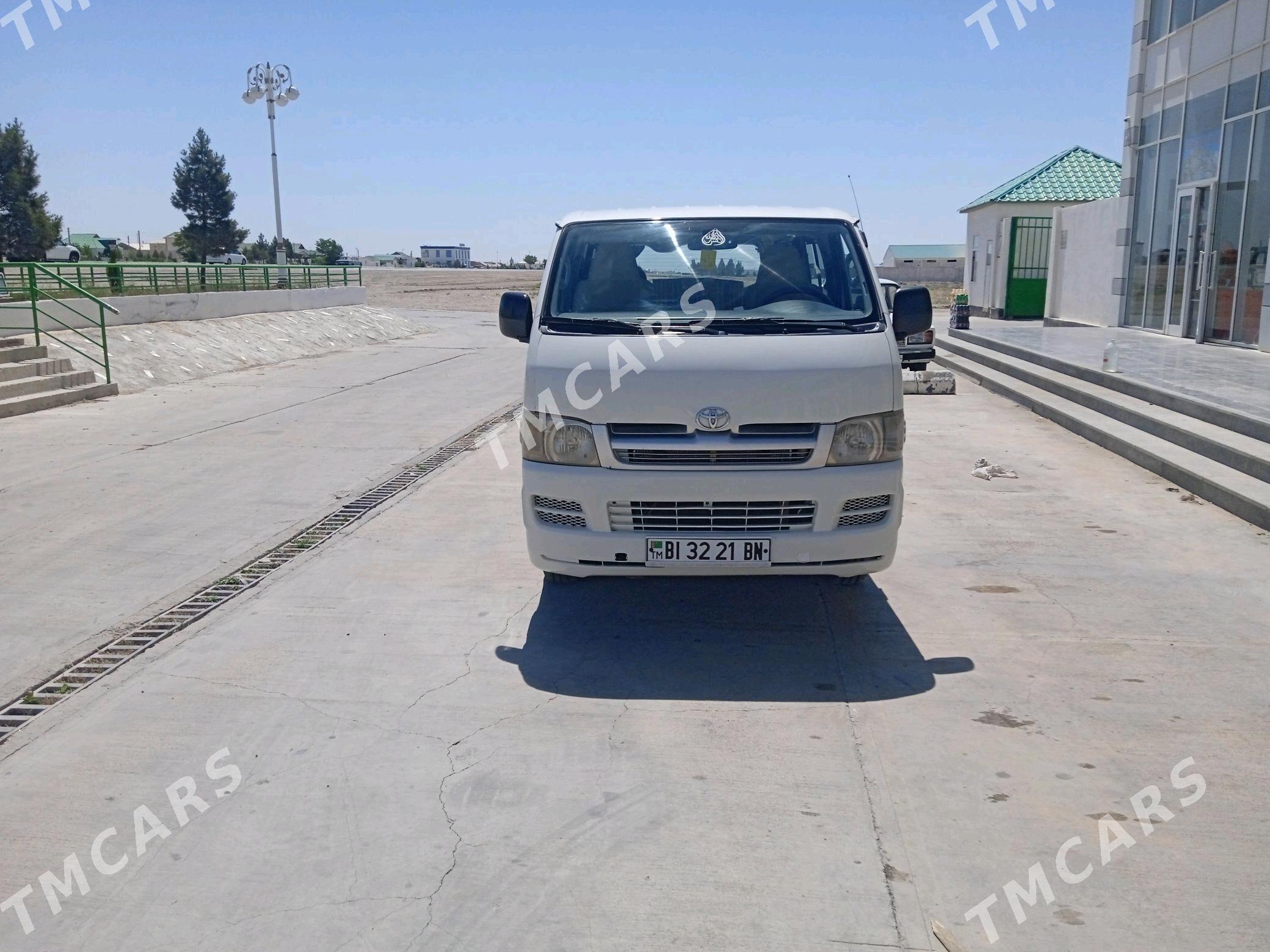 Toyota Hiace 2006 - 250 000 TMT - Туркменбаши - img 2