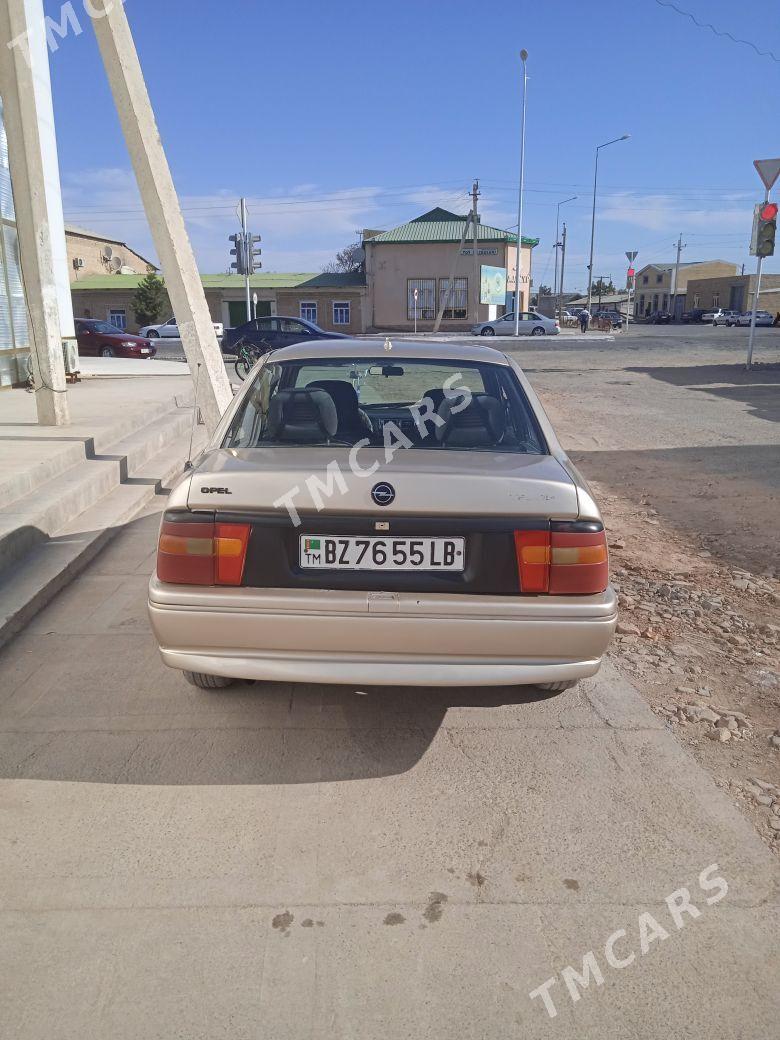 Opel Vectra 1993 - 34 000 TMT - Дянев - img 4