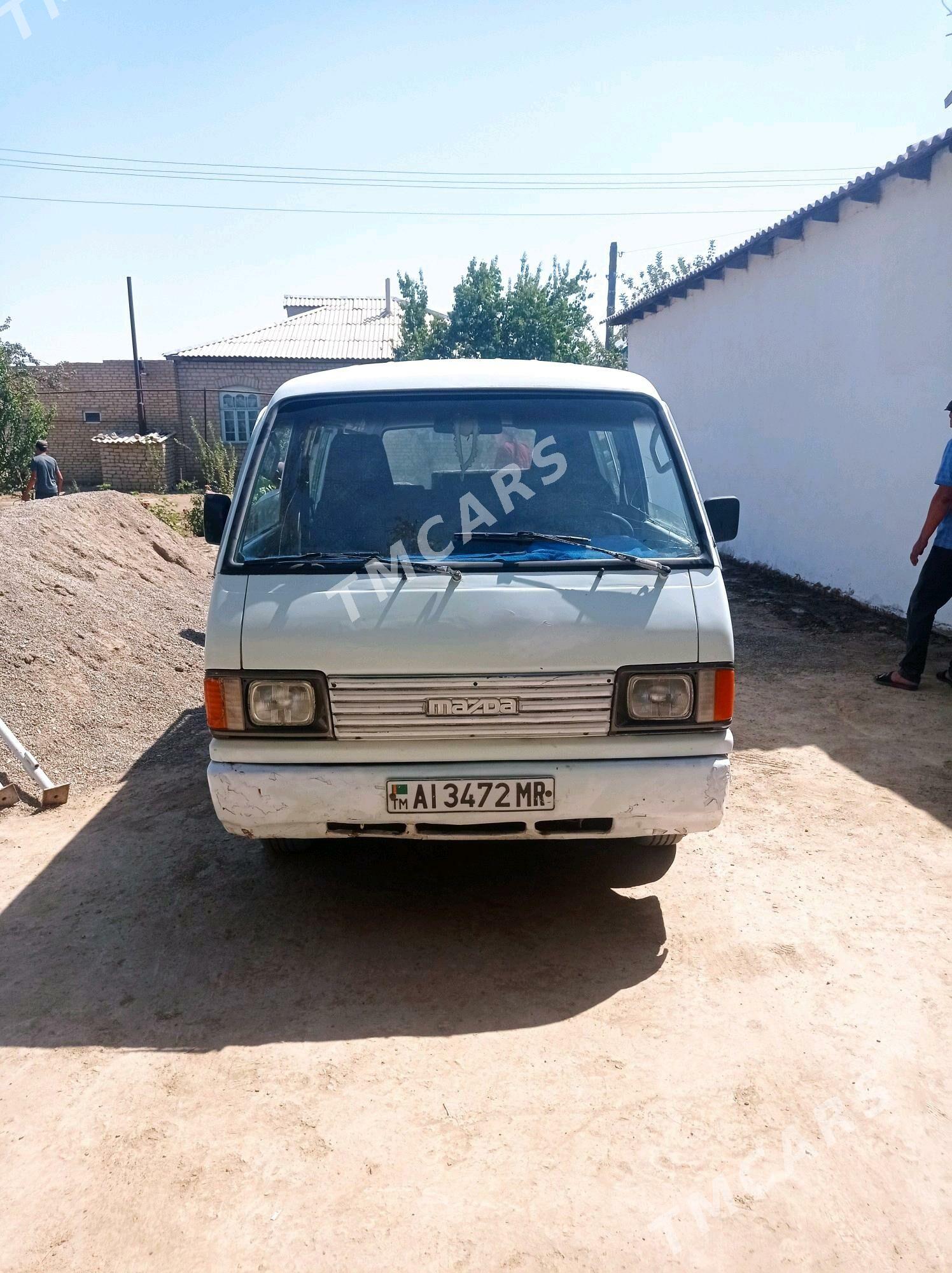 Toyota Hiace 1995 - 40 000 TMT - Мары - img 3