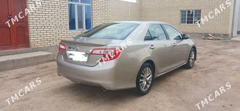 Toyota Camry 2013 - 210 000 TMT - Мургап - img 3