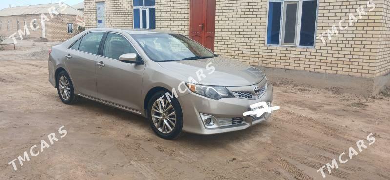 Toyota Camry 2013 - 210 000 TMT - Мургап - img 4