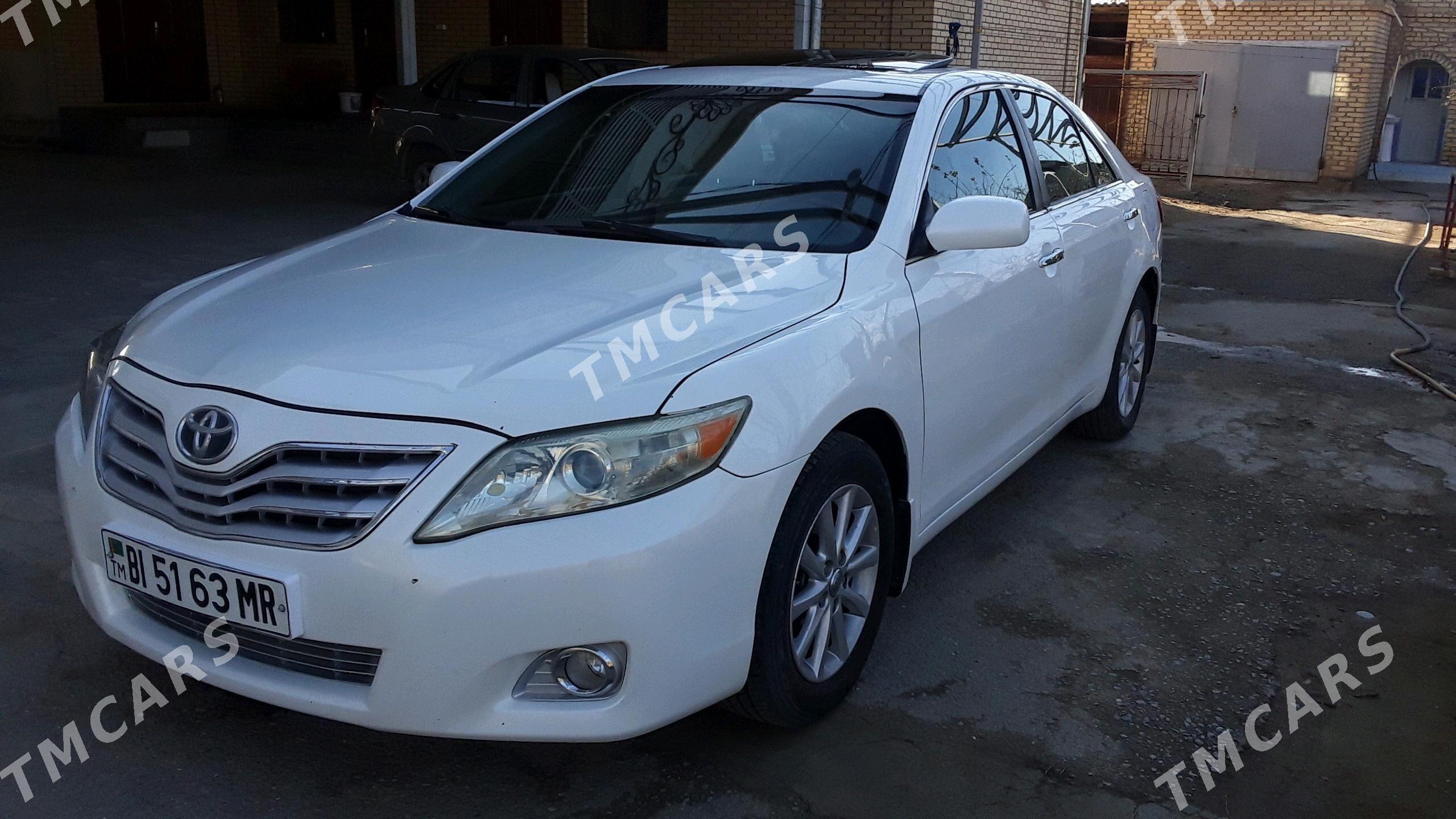 Toyota Camry 2010 - 200 000 TMT - Байрамали - img 2