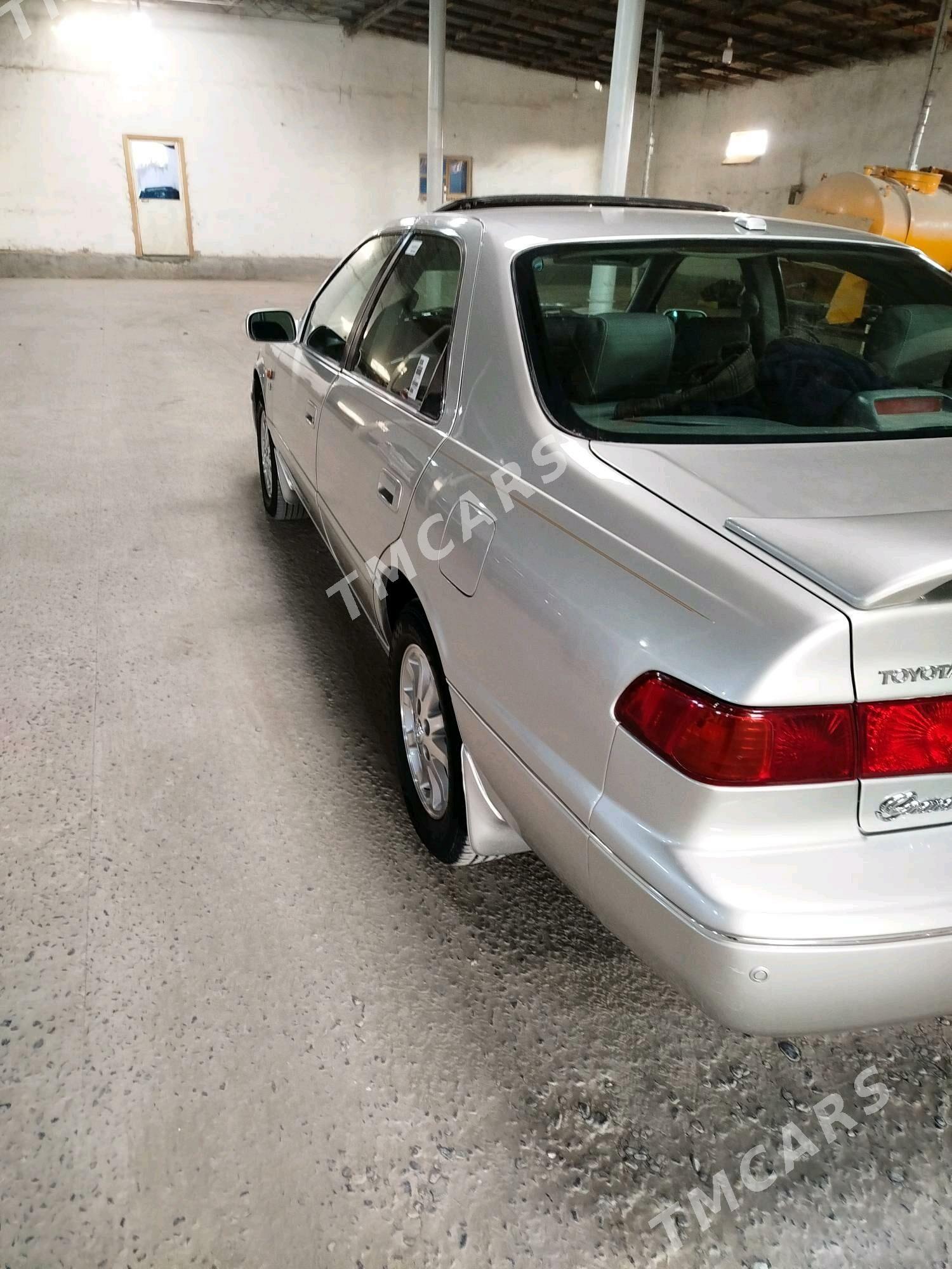 Toyota Camry 2000 - 180 000 TMT - Халач - img 3