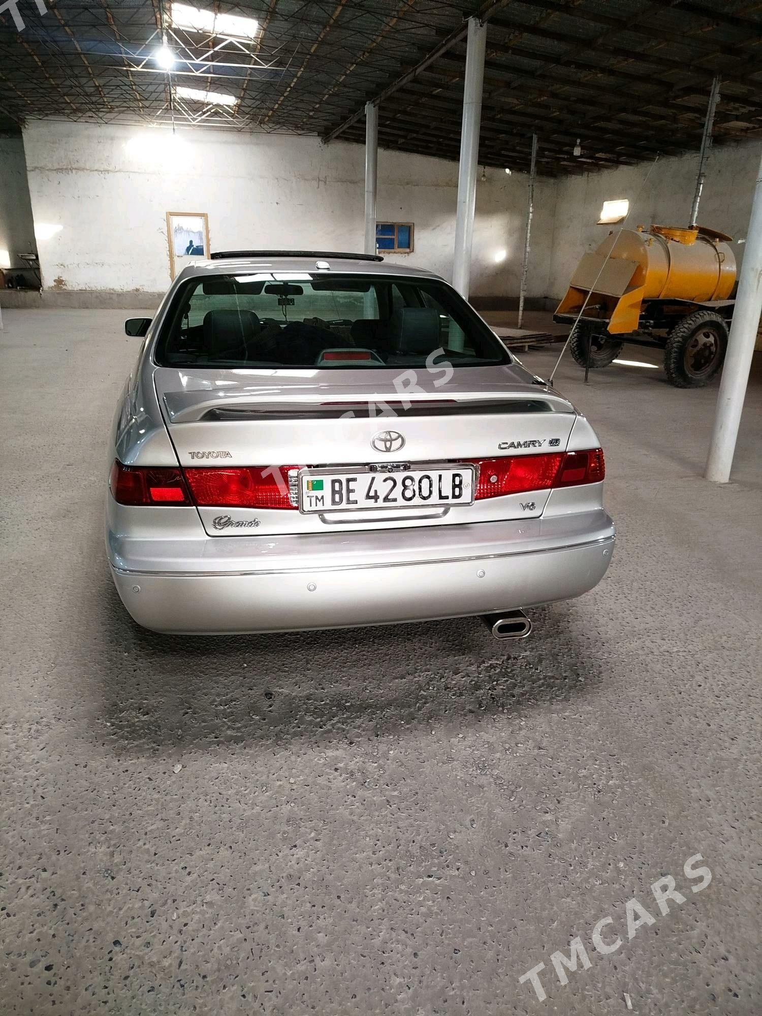 Toyota Camry 2000 - 180 000 TMT - Халач - img 5