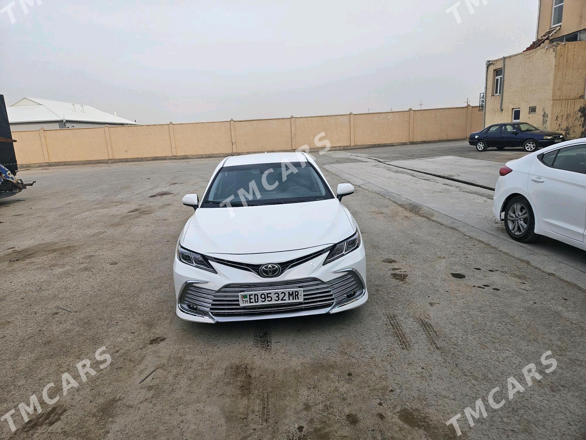 Toyota Camry 2021 - 300 000 TMT - Мары - img 3