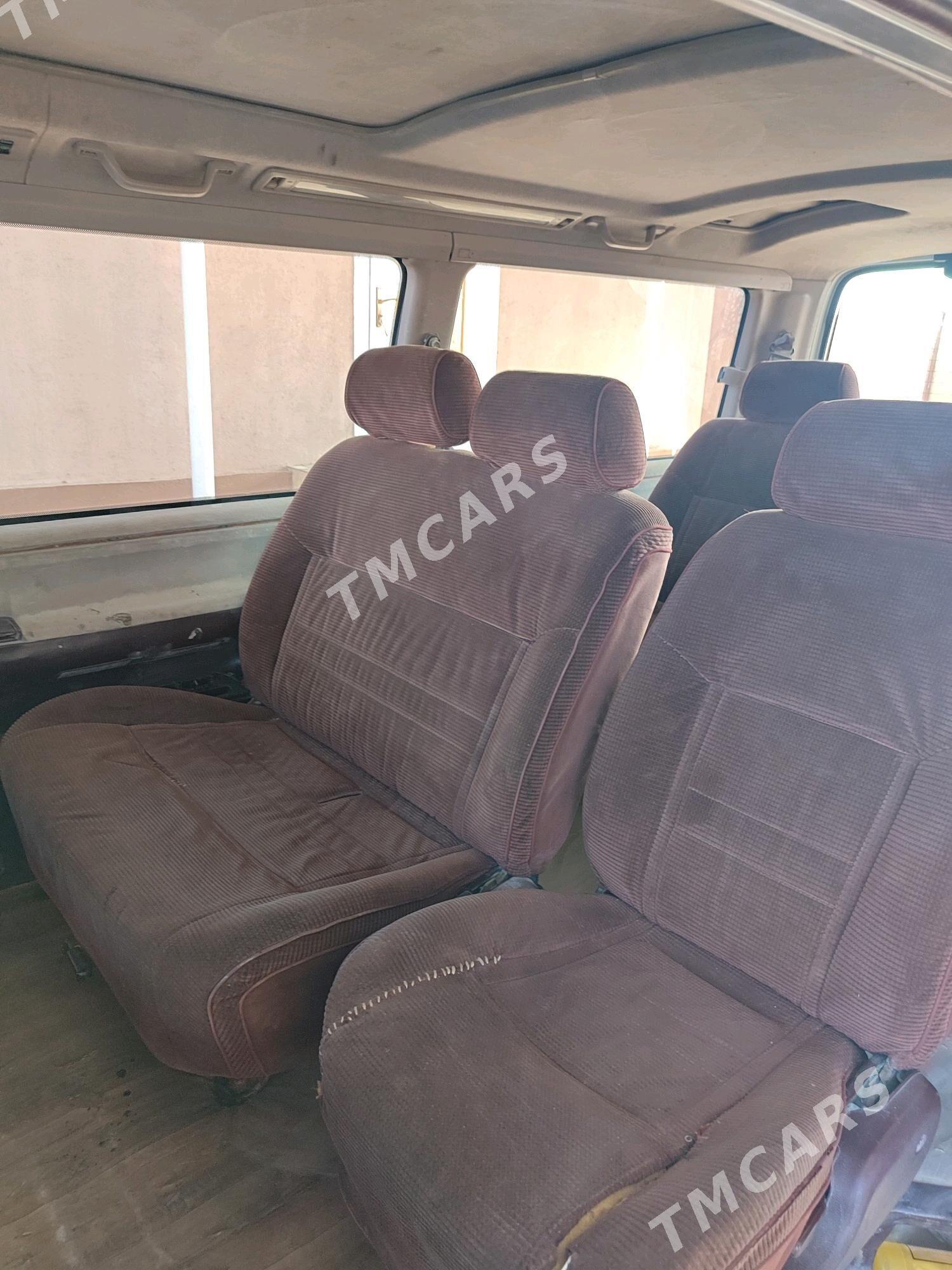 Toyota Hiace 1993 - 75 000 TMT - Мары - img 2