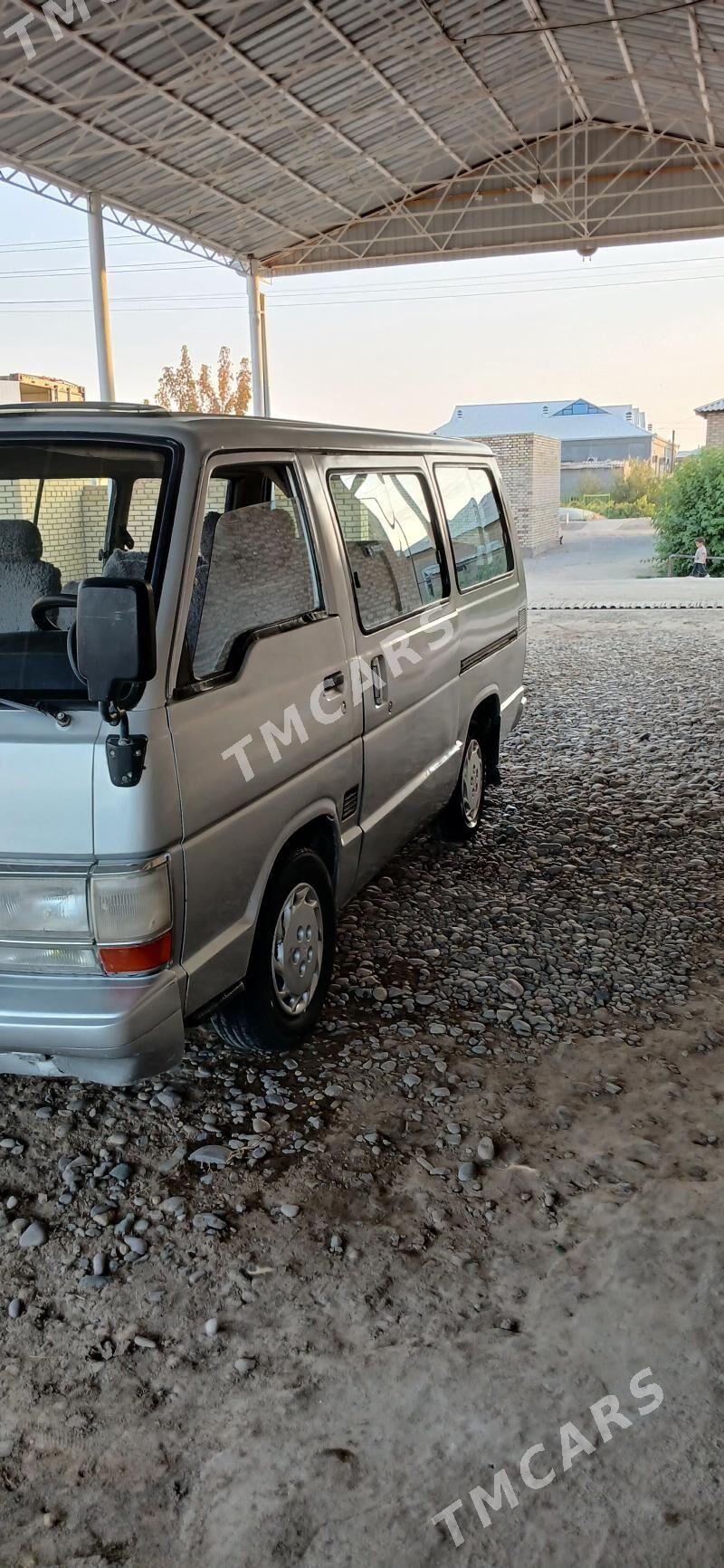Toyota Hiace 1988 - 58 000 TMT - Мары - img 10