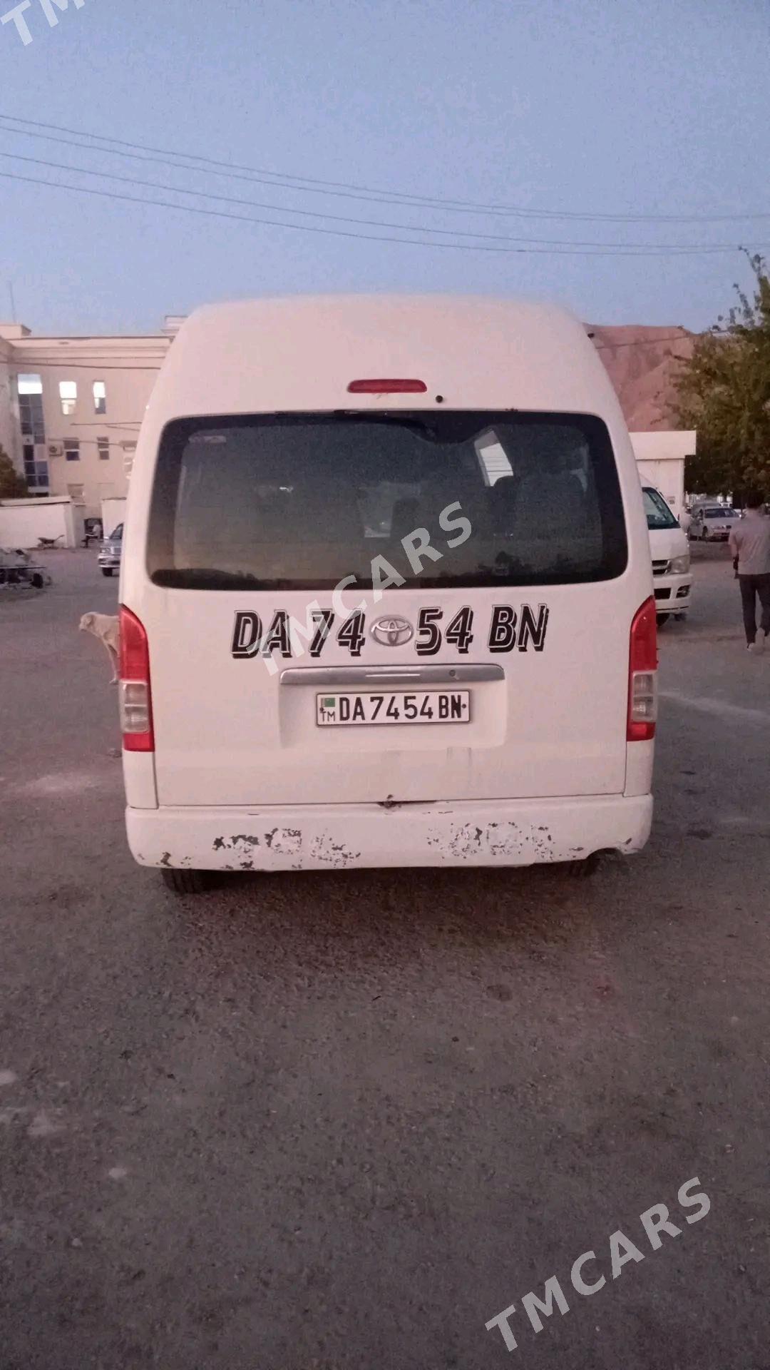 Toyota Hiace 2005 - 210 000 TMT - Эсенгулы - img 3