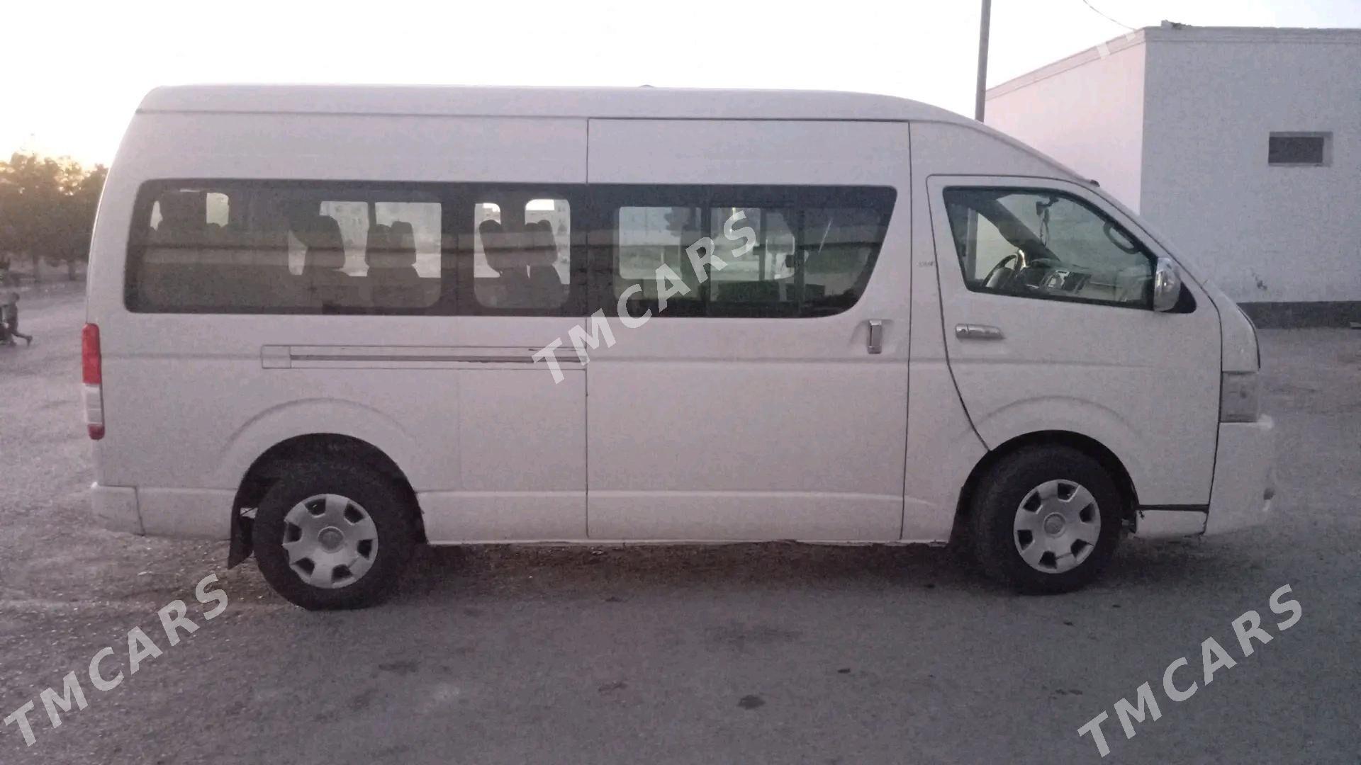 Toyota Hiace 2005 - 210 000 TMT - Эсенгулы - img 4