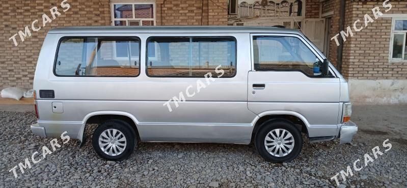 Toyota Hiace 1988 - 58 000 TMT - Мары - img 7