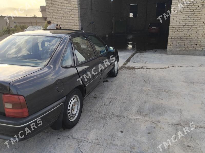 Opel Vectra 1992 - 35 000 TMT - Чарджоу - img 3