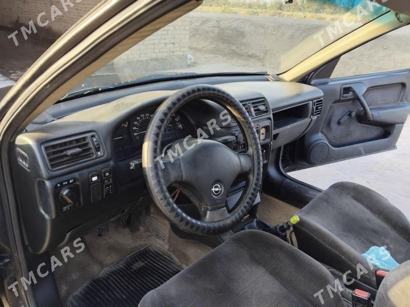 Opel Vectra 1992 - 35 000 TMT - Чарджоу - img 4