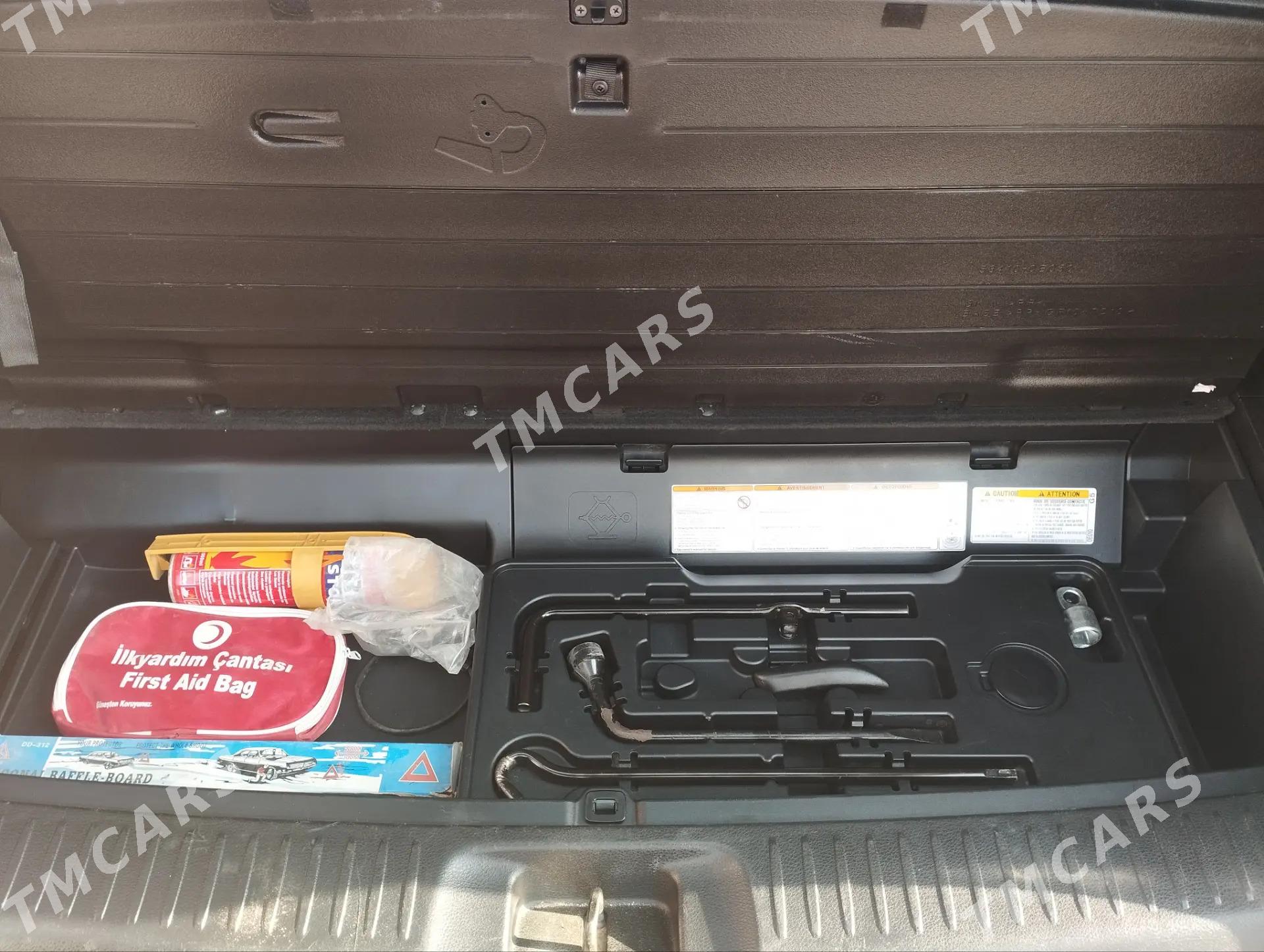 Toyota Highlander 2018 - 460 000 TMT - Мары - img 5
