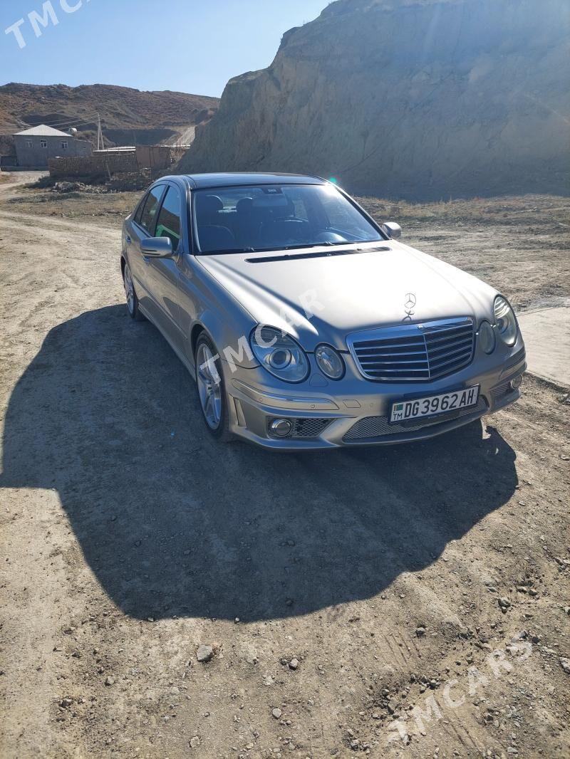 Mercedes-Benz E320 2004 - 175 000 TMT - Бахарден - img 2
