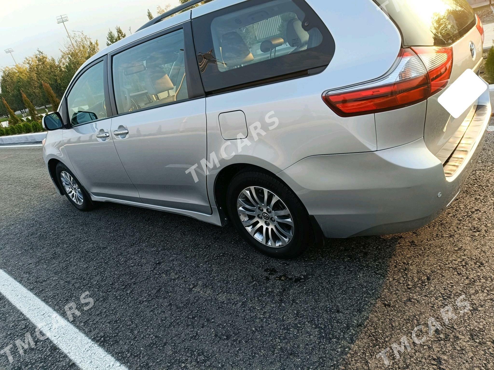 Toyota Sienna 2019 - 600 000 TMT - Ашхабад - img 4