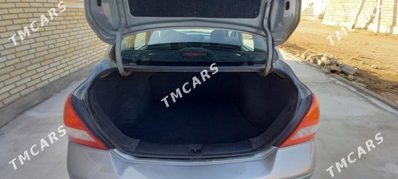 Nissan Versa 2010 - 105 000 TMT - Байрамали - img 10