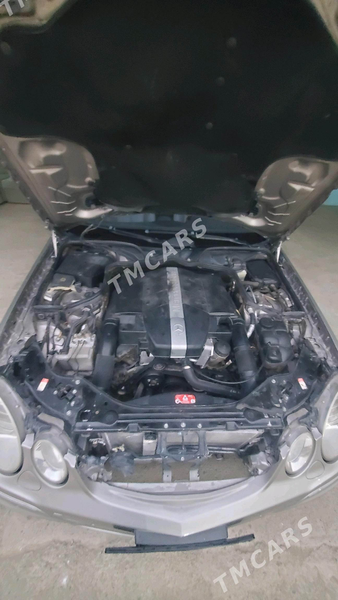 Mercedes-Benz E320 2004 - 175 000 TMT - Бахарден - img 5