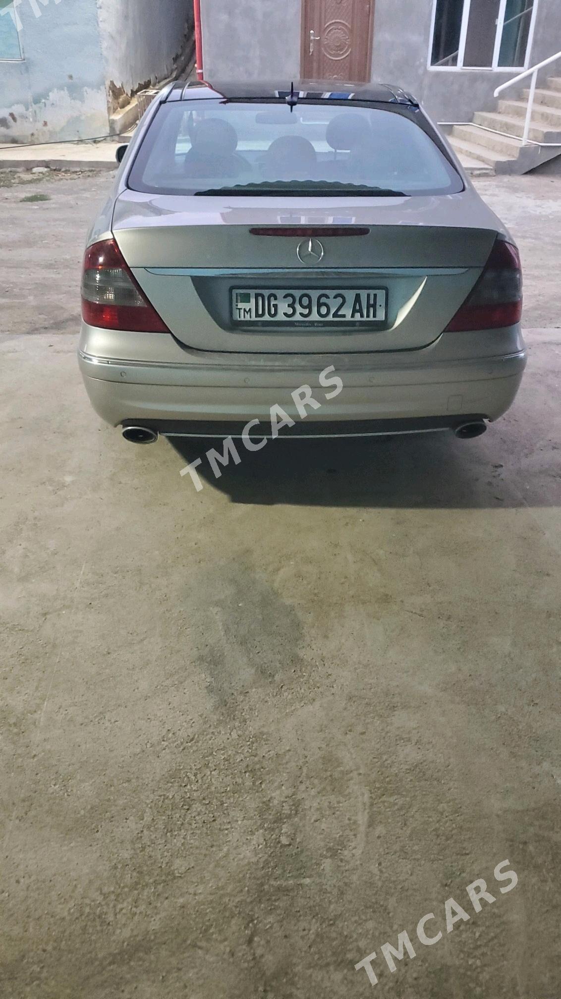 Mercedes-Benz E320 2004 - 175 000 TMT - Бахарден - img 9