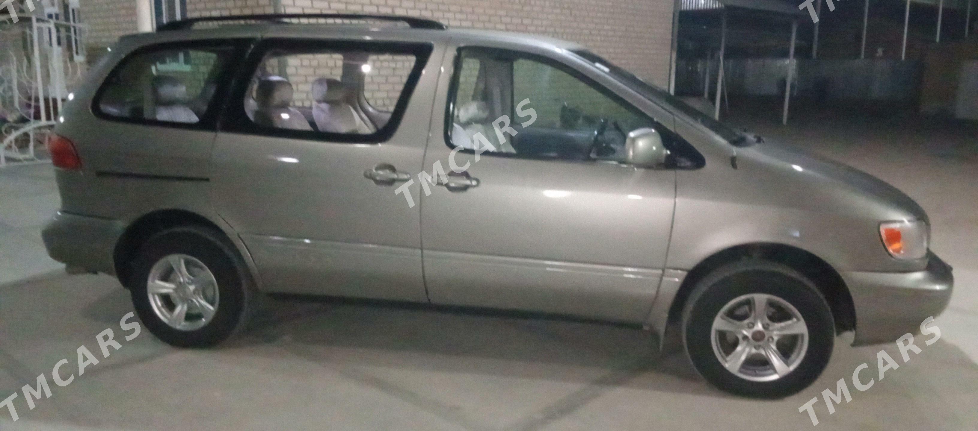 Toyota Sienna 1999 - 130 000 TMT - Sakarçäge - img 3