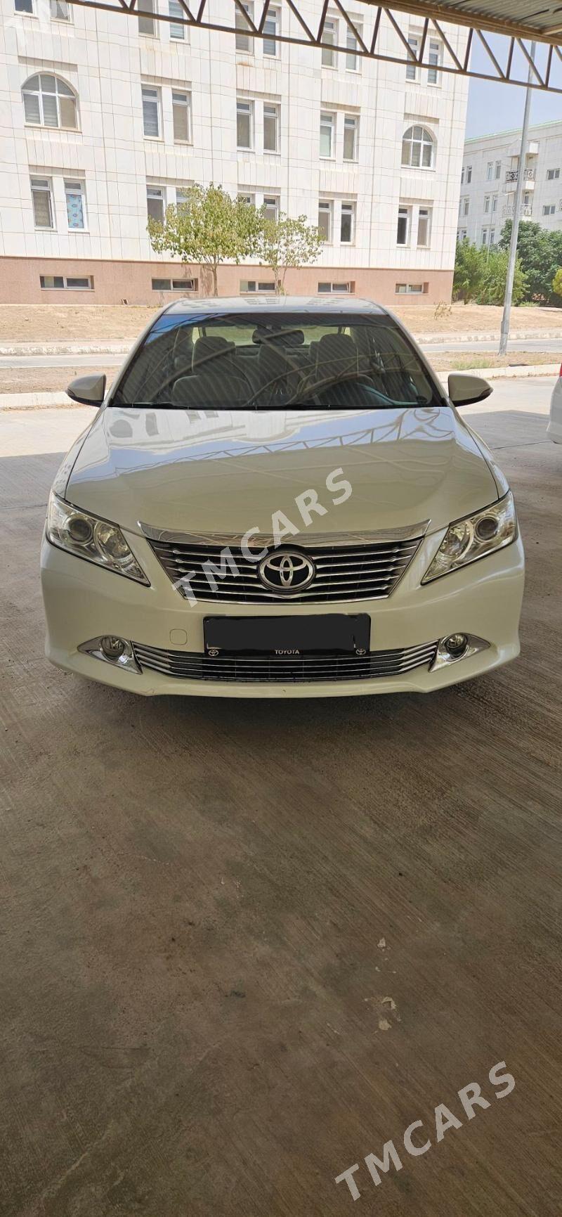 Toyota Camry 2014 - 305 000 TMT - Кëши - img 2