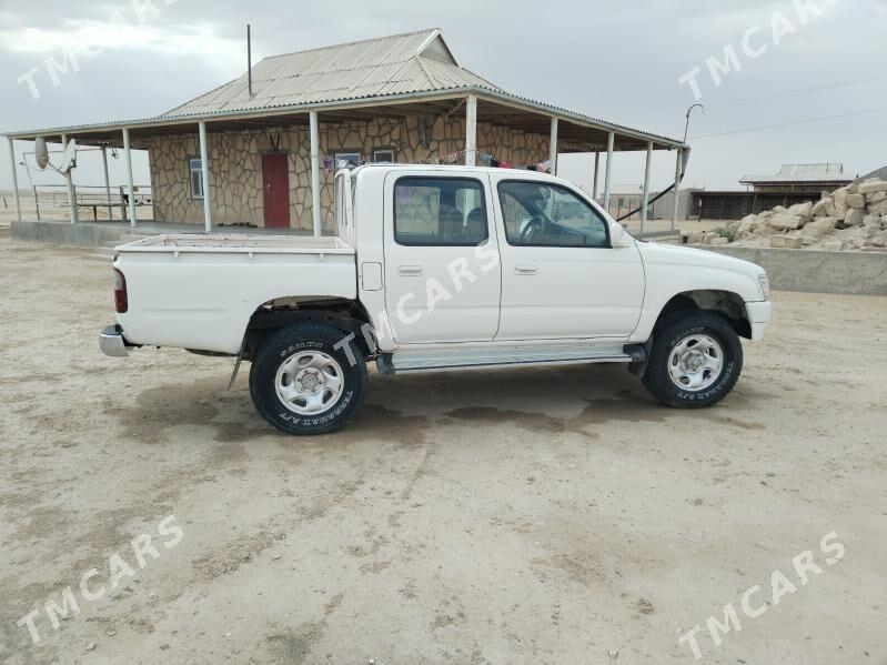 Toyota Hilux 1998 - 110 000 TMT - Esenguly - img 3