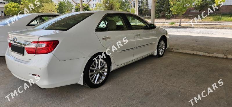 Toyota Camry 2014 - 305 000 TMT - Кëши - img 8