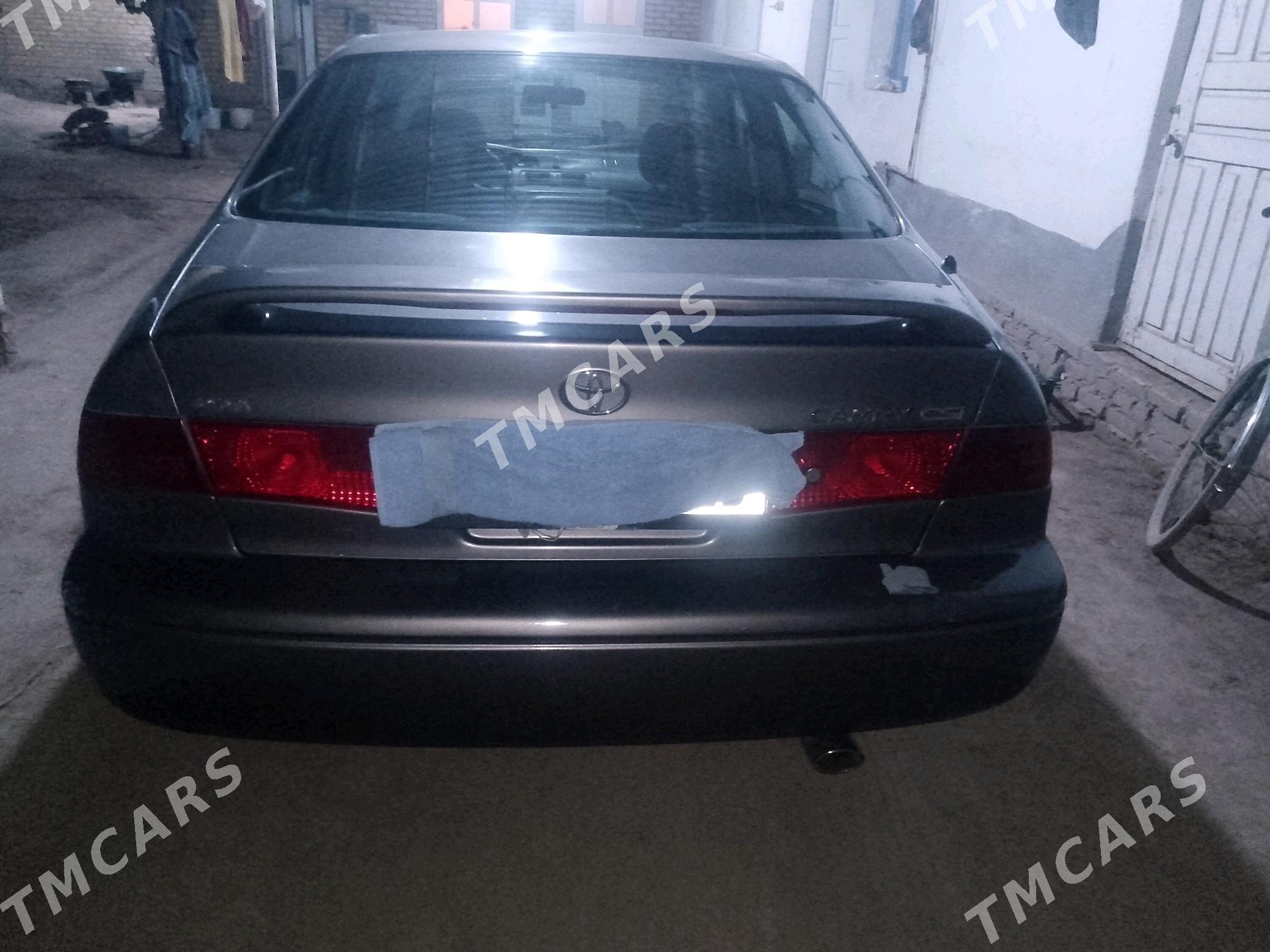 Toyota Camry 2000 - 130 000 TMT - Халач - img 4
