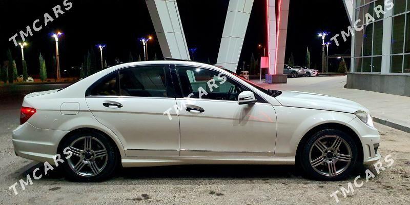 Mercedes-Benz C-Class 2010 - 200 000 TMT - Türkmenabat - img 8