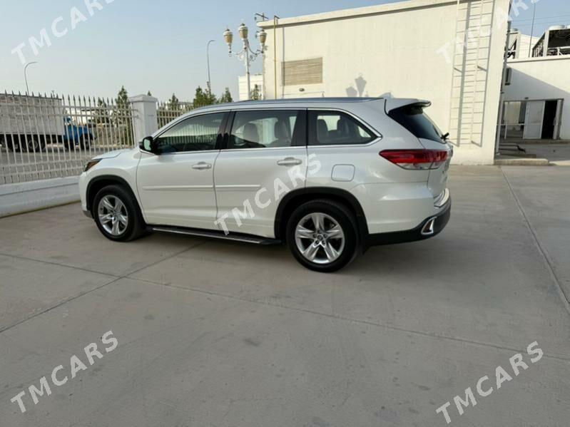 Toyota Highlander 2018 - 500 000 TMT - Гарадамак - img 3