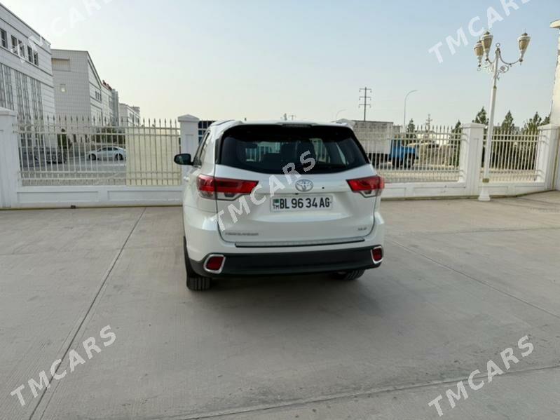 Toyota Highlander 2018 - 500 000 TMT - Гарадамак - img 2