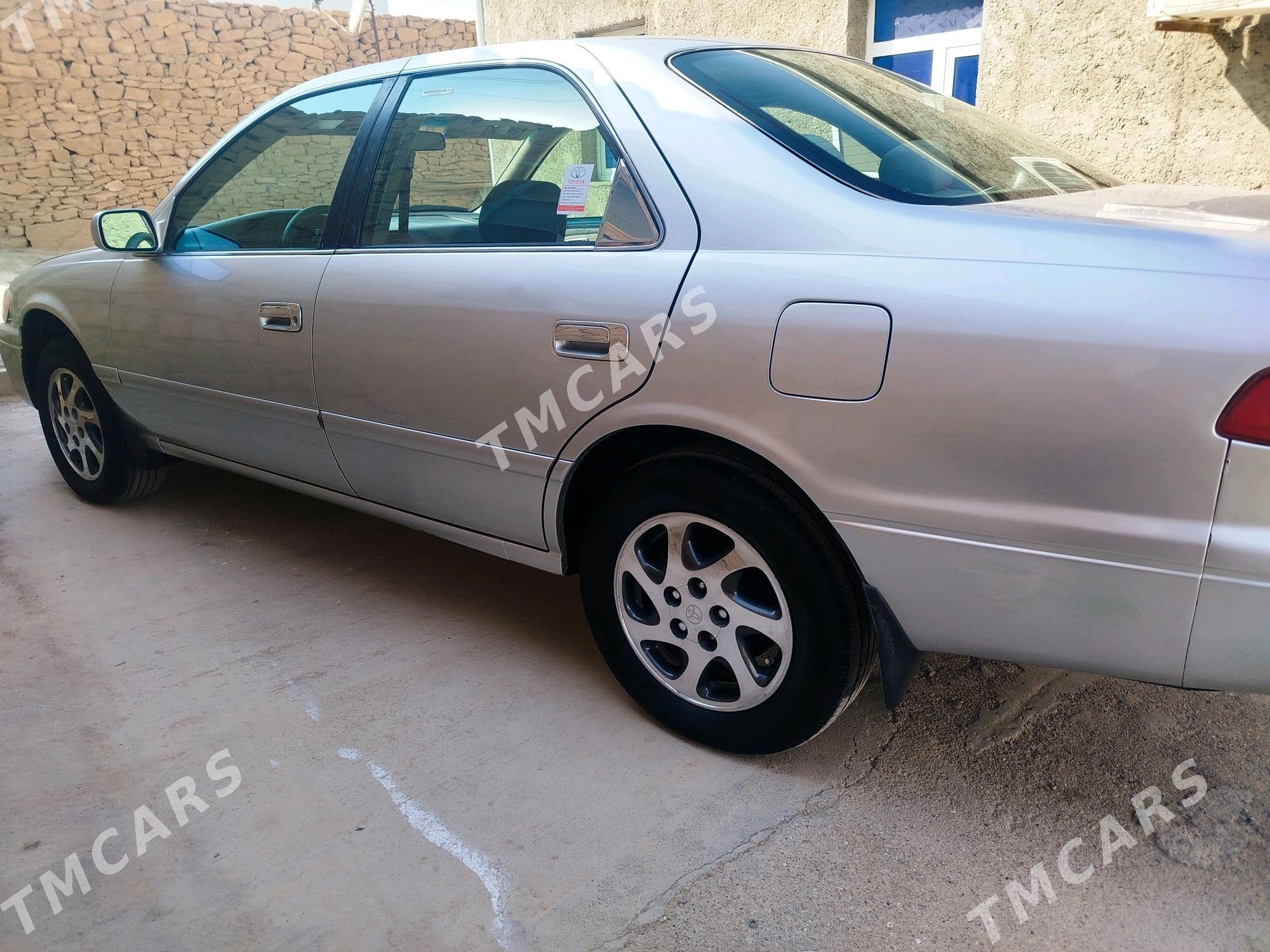 Toyota Camry 2001 - 150 000 TMT - Магданлы - img 3