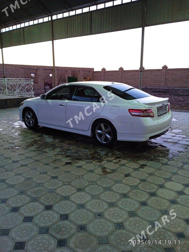 Toyota Camry 2010 - 185 000 TMT - Байрамали - img 5