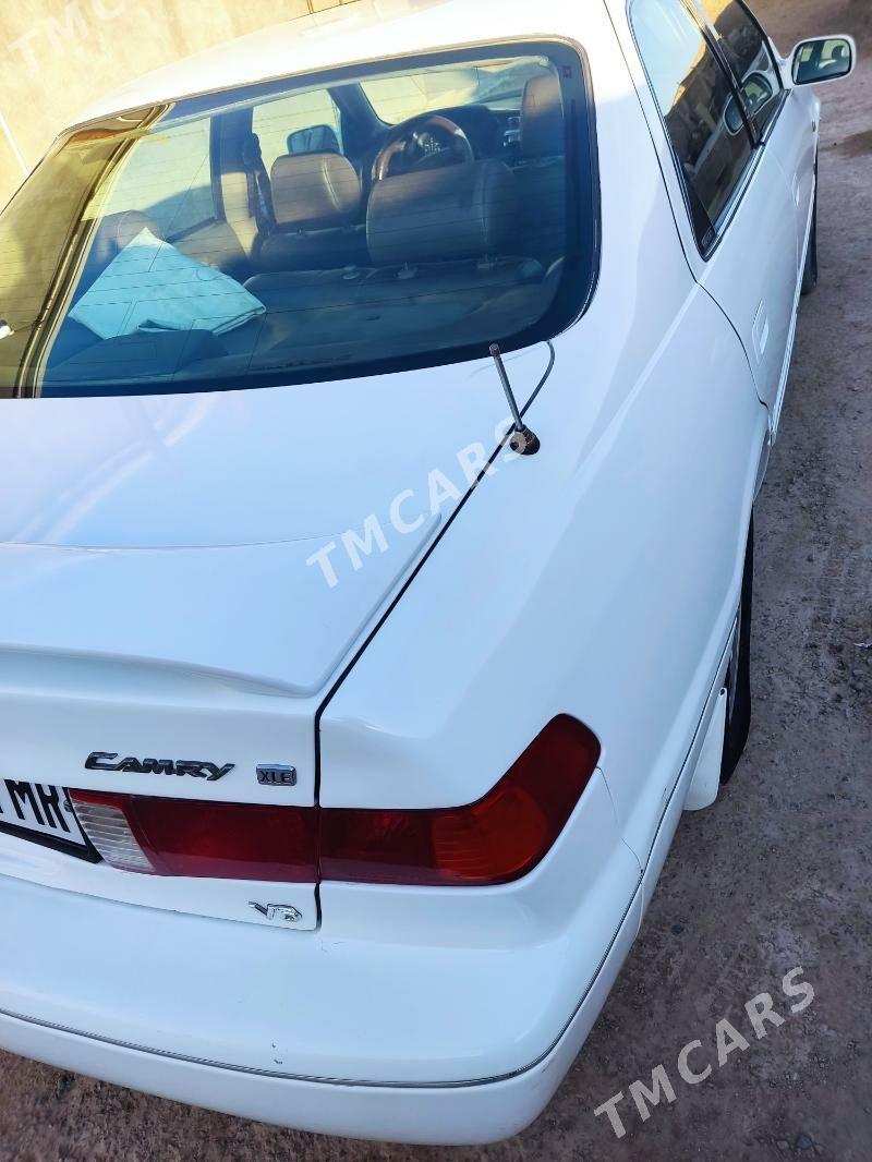 Toyota Camry 2001 - 140 000 TMT - Baýramaly - img 2