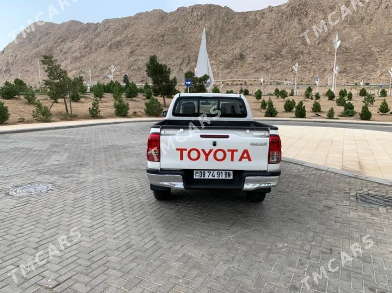 Toyota Hilux 2017 - 449 000 TMT - Туркменбаши - img 7