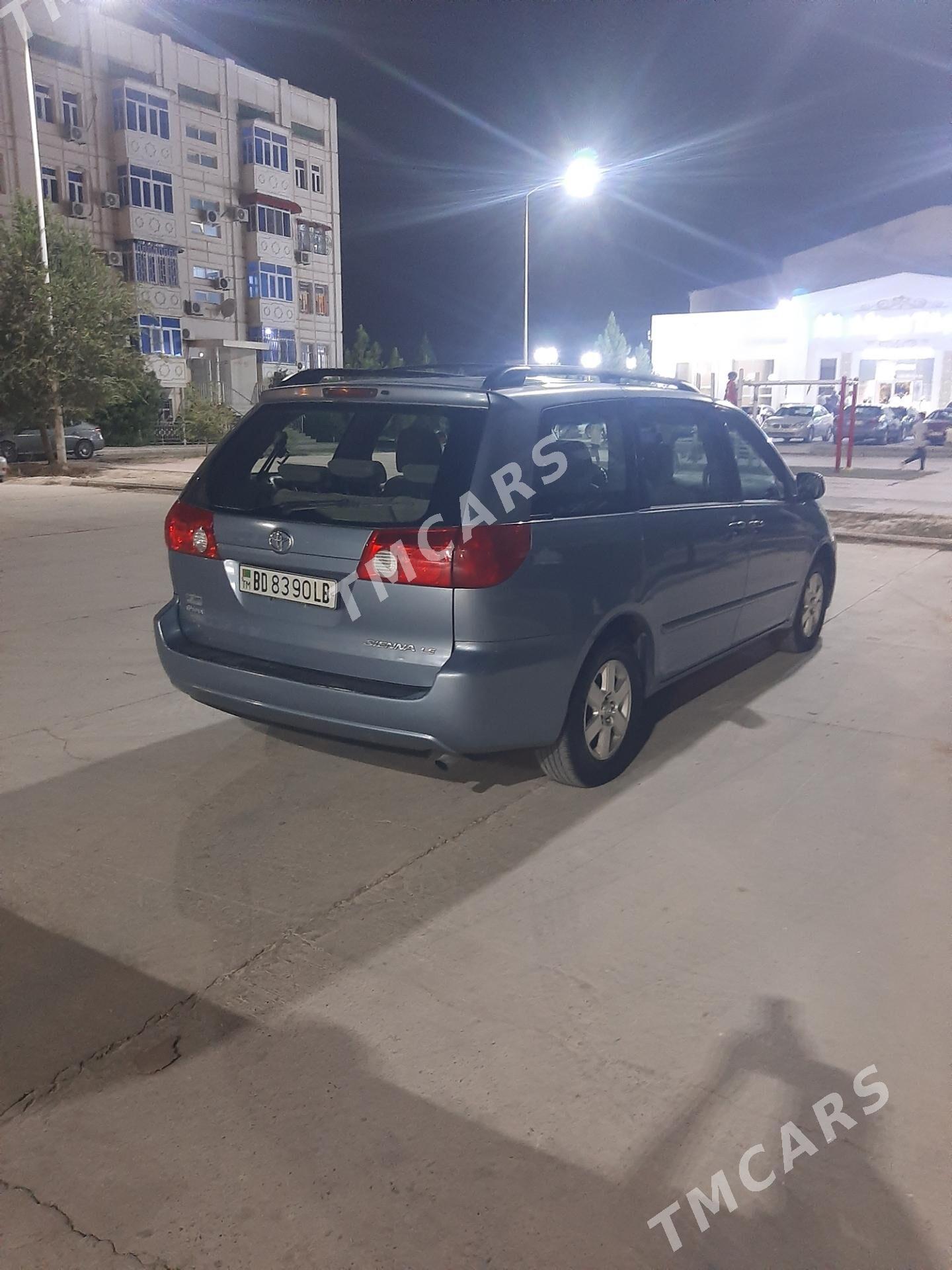 Toyota Sienna 2009 - 250 000 TMT - Туркменабат - img 3