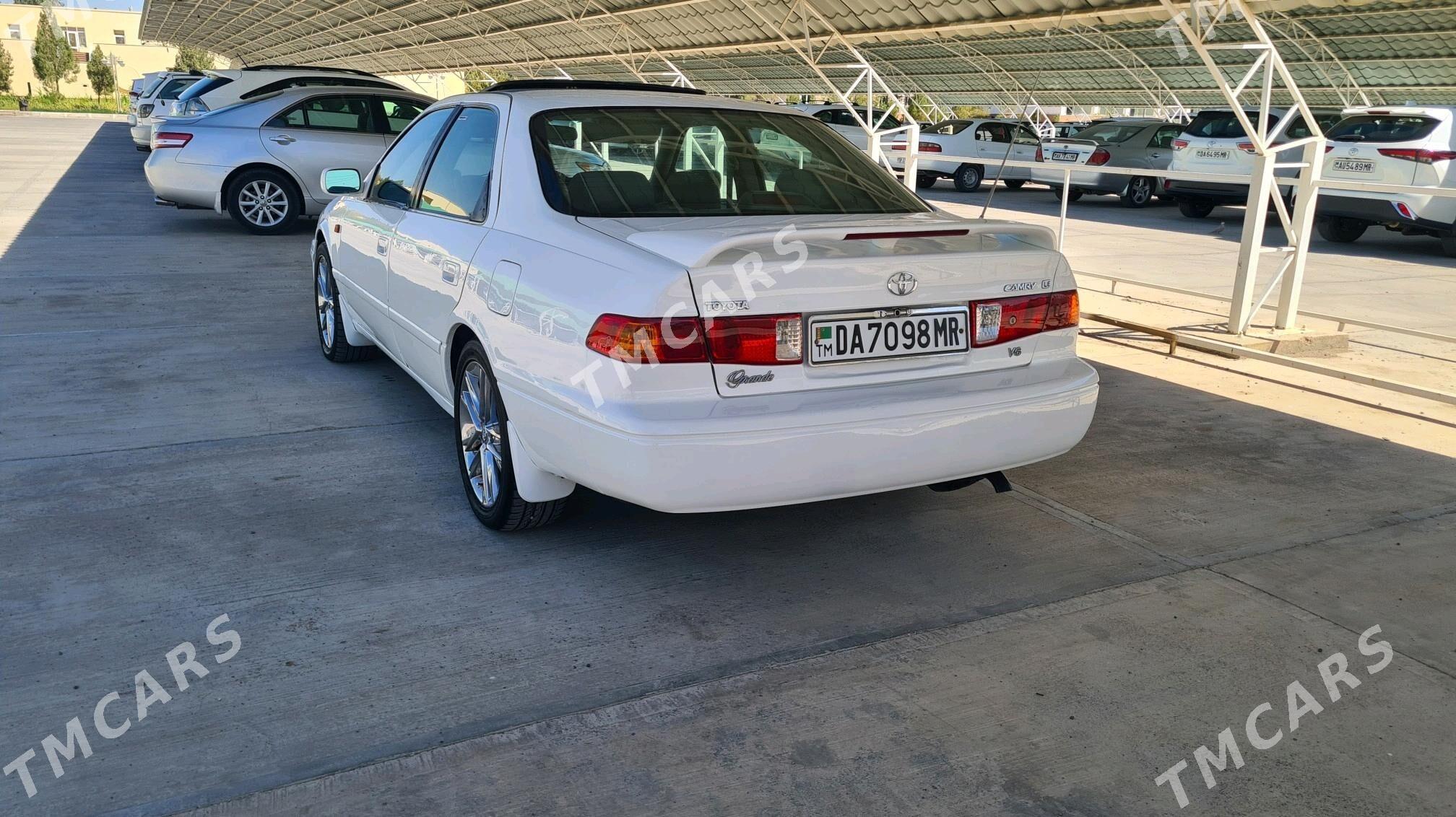 Toyota Camry 2001 - 129 000 TMT - Baýramaly - img 3