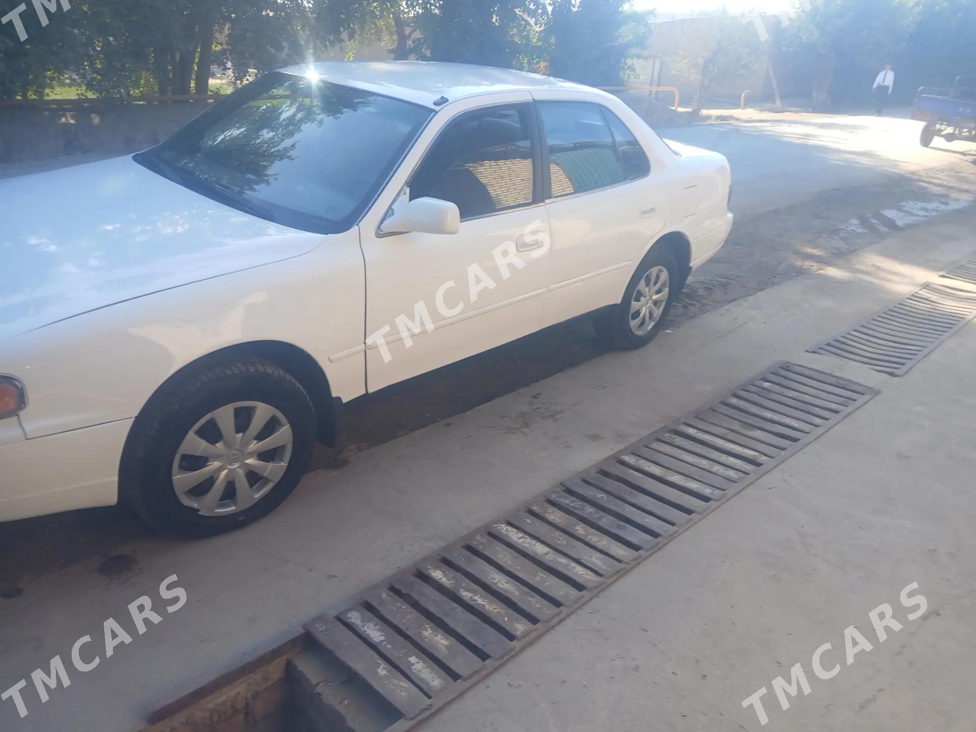 Toyota Camry 1992 - 75 000 TMT - Halaç - img 2