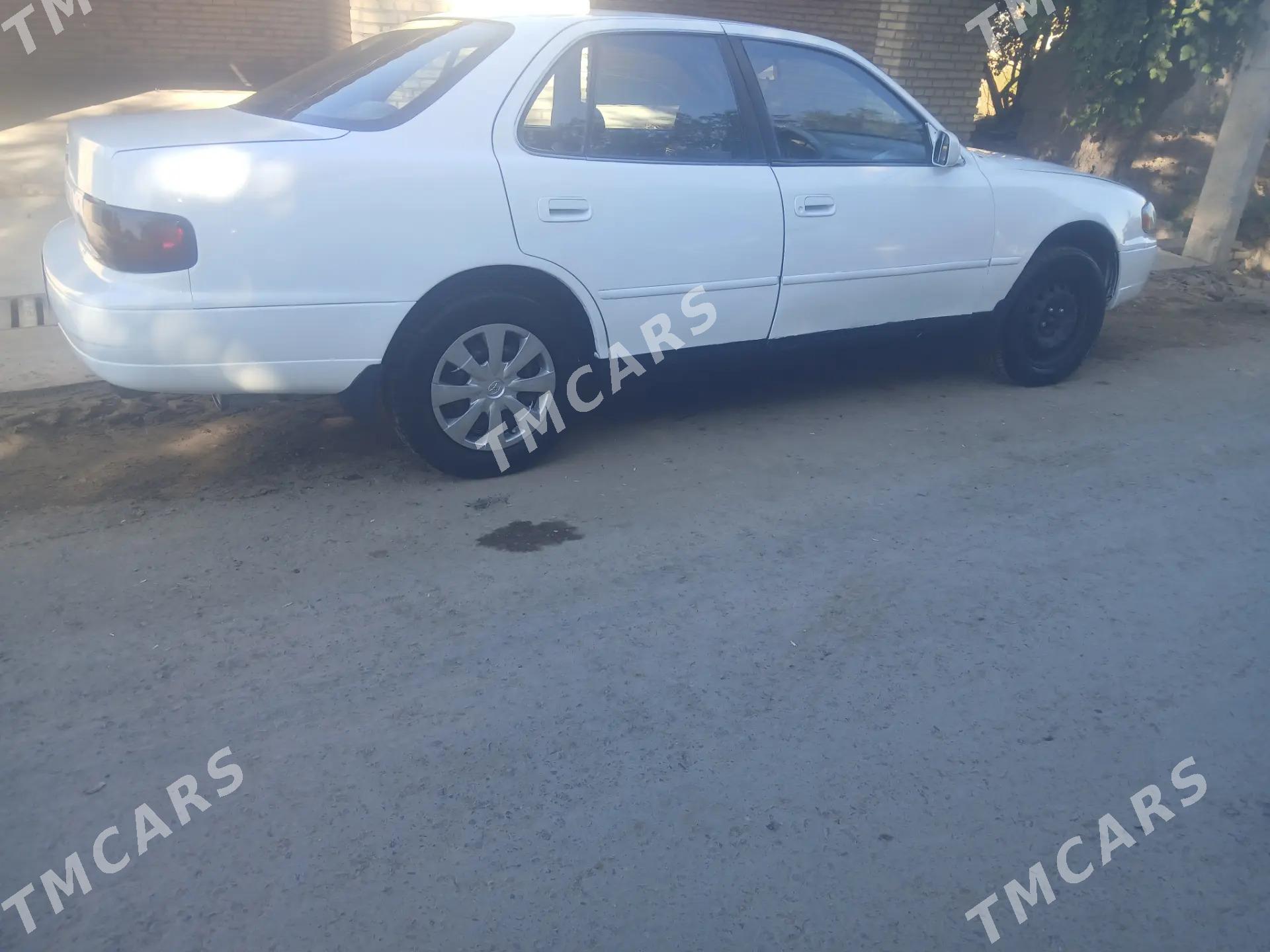 Toyota Camry 1992 - 75 000 TMT - Halaç - img 1