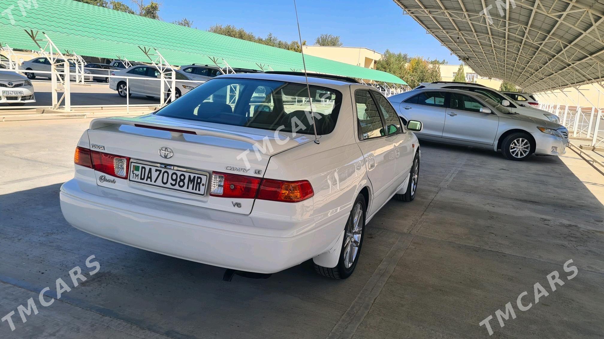 Toyota Camry 2001 - 129 000 TMT - Baýramaly - img 4