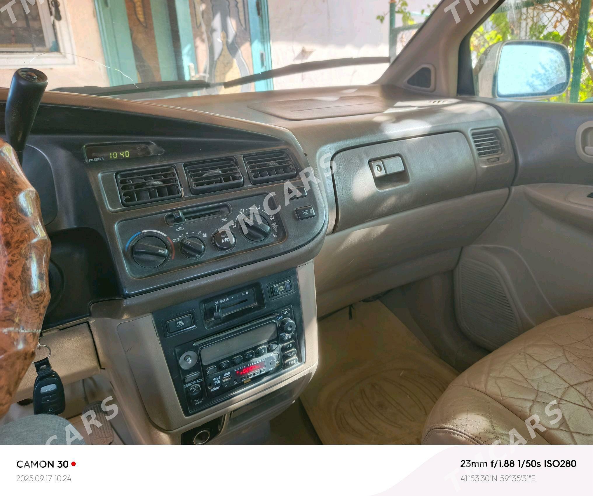 Toyota Sienna 2000 - 160 000 TMT - Гурбансолтан Едже - img 5