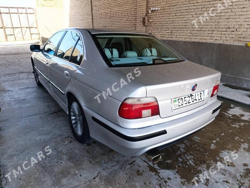 BMW E39 1997 - 90 000 TMT - Kerki - img 4