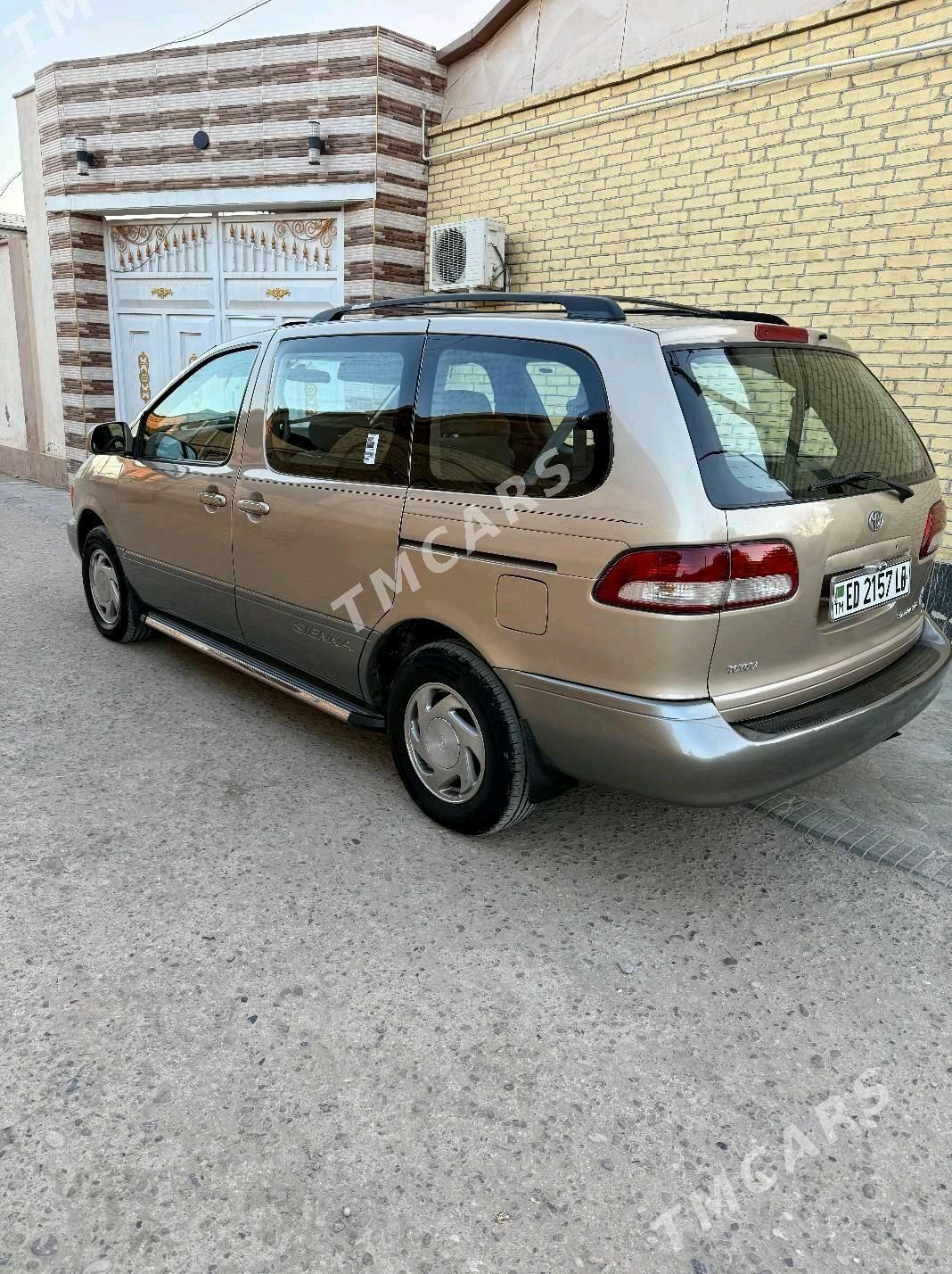 Toyota Sienna 2002 - 175 000 TMT - Керки - img 3