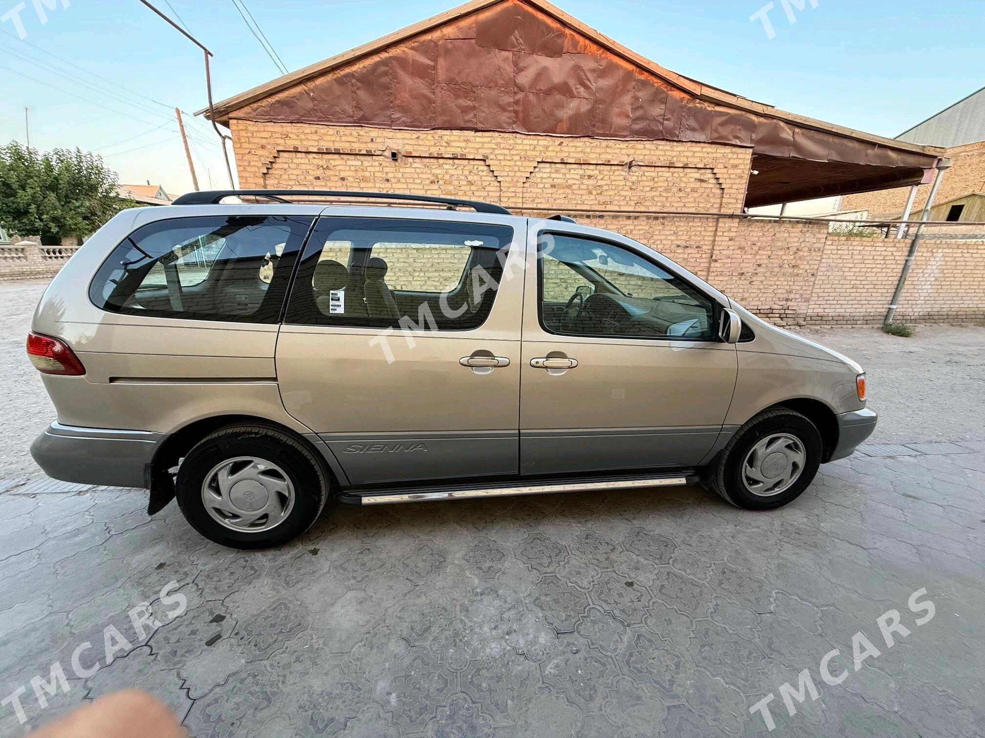Toyota Sienna 2002 - 175 000 TMT - Керки - img 7