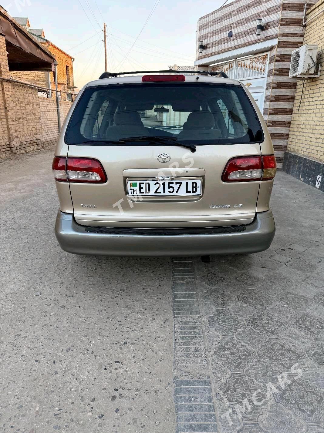 Toyota Sienna 2002 - 175 000 TMT - Керки - img 5