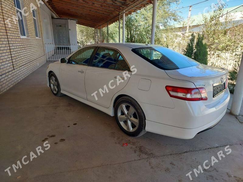 Toyota Camry 2010 - 244 000 TMT - Кёнеургенч - img 2