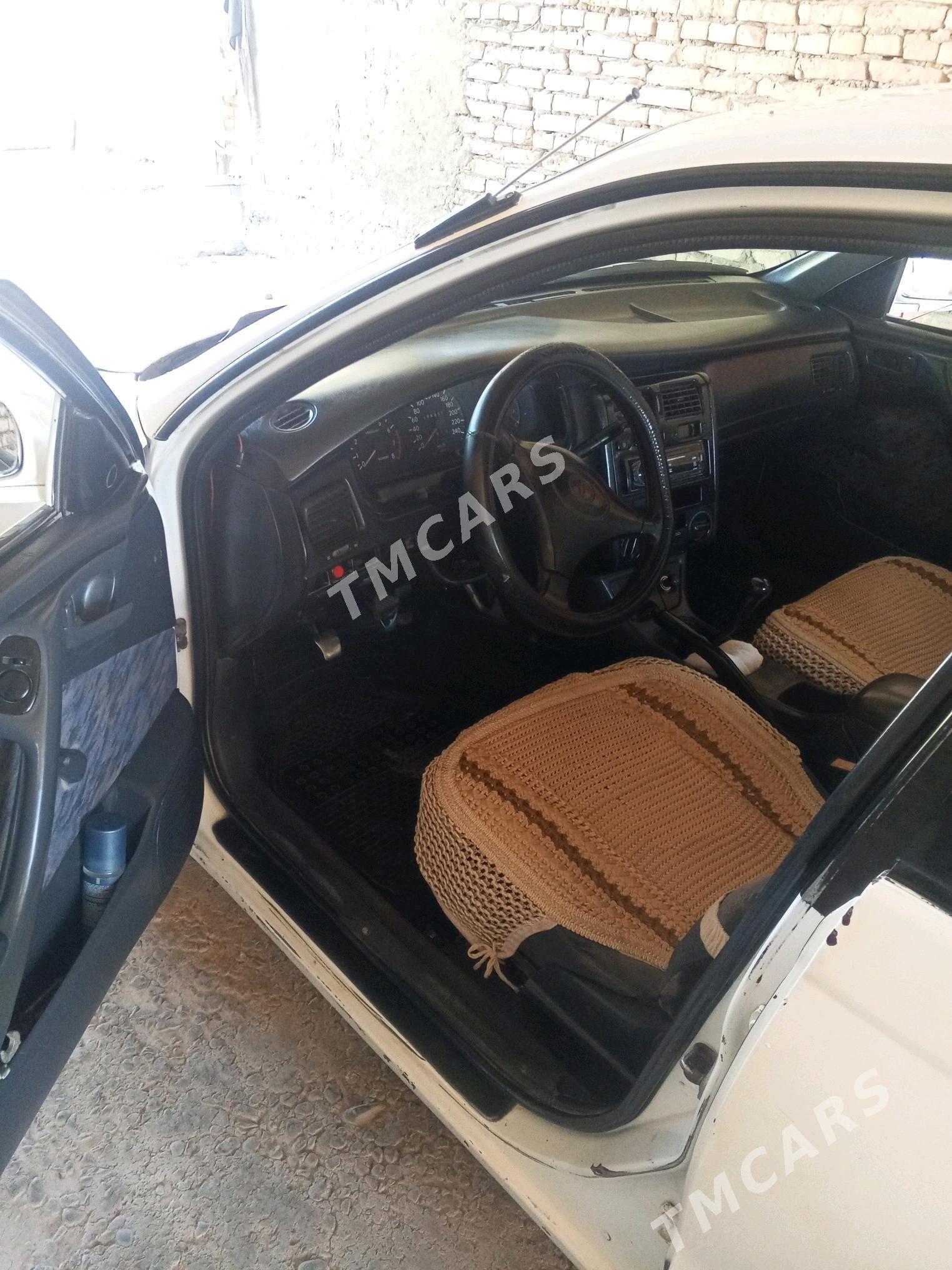 Toyota Carina 1995 - 50 000 TMT - Türkmenabat - img 3